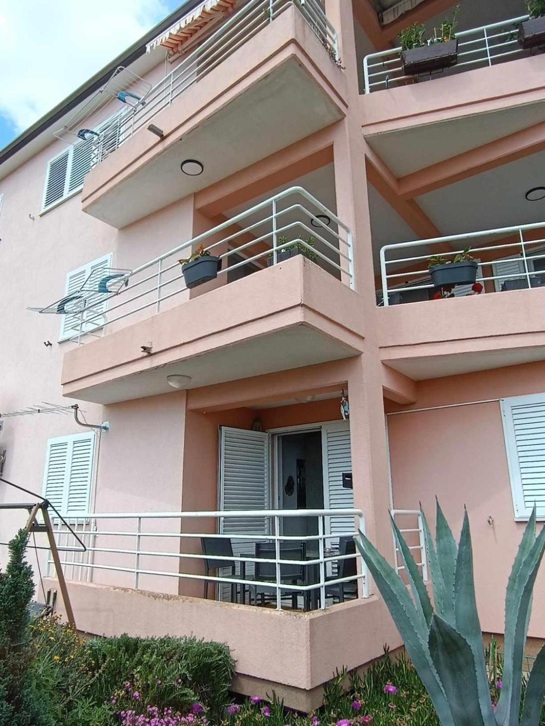 Apartman Kiki 拉巴克 外观 照片